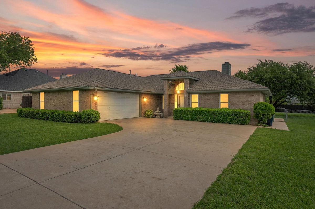 View 1816 Emerald Isle Dr in County Glen Sec 07 1816 Emerald Isle Dr - front exterior - Luxury home in County Glen Sec 07, Leander, TX