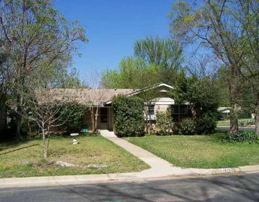 View 1816 Spillman St in Zilker 1816 Spillman St - property photo 1 - Luxury home in Zilker, Austin, TX