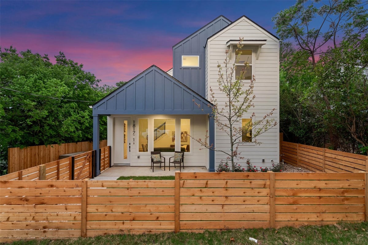 View 1817-1 Adina St Unit #1 in RESUB OF LOT 1 & 2 FLOURNOY AND JONES SUBD 4 SEC 1 1817-1 Adina St Unit #1 - front exterior - Luxury home in RESUB OF LOT 1 & 2 FLOURNOY AND JONES SUBD 4 SEC 1, Austin, TX