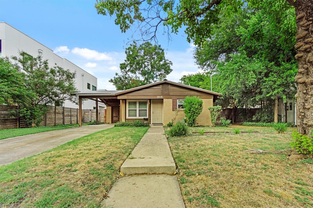 View 1818 Ashby Ave in South Lund South 1818 Ashby Ave - property photo 1 - Luxury home in South Lund South, Austin, TX
