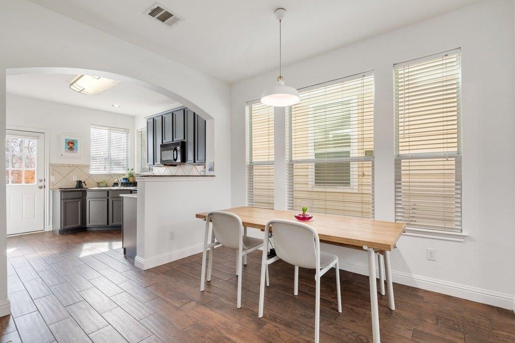 Kitchen at 1819 Village Oak Ct - 3 bed 2 bath home