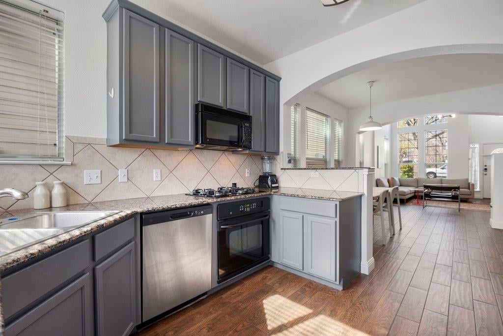 Primary bedroom at 1819 Village Oak Ct - 3 bed 2 bath home