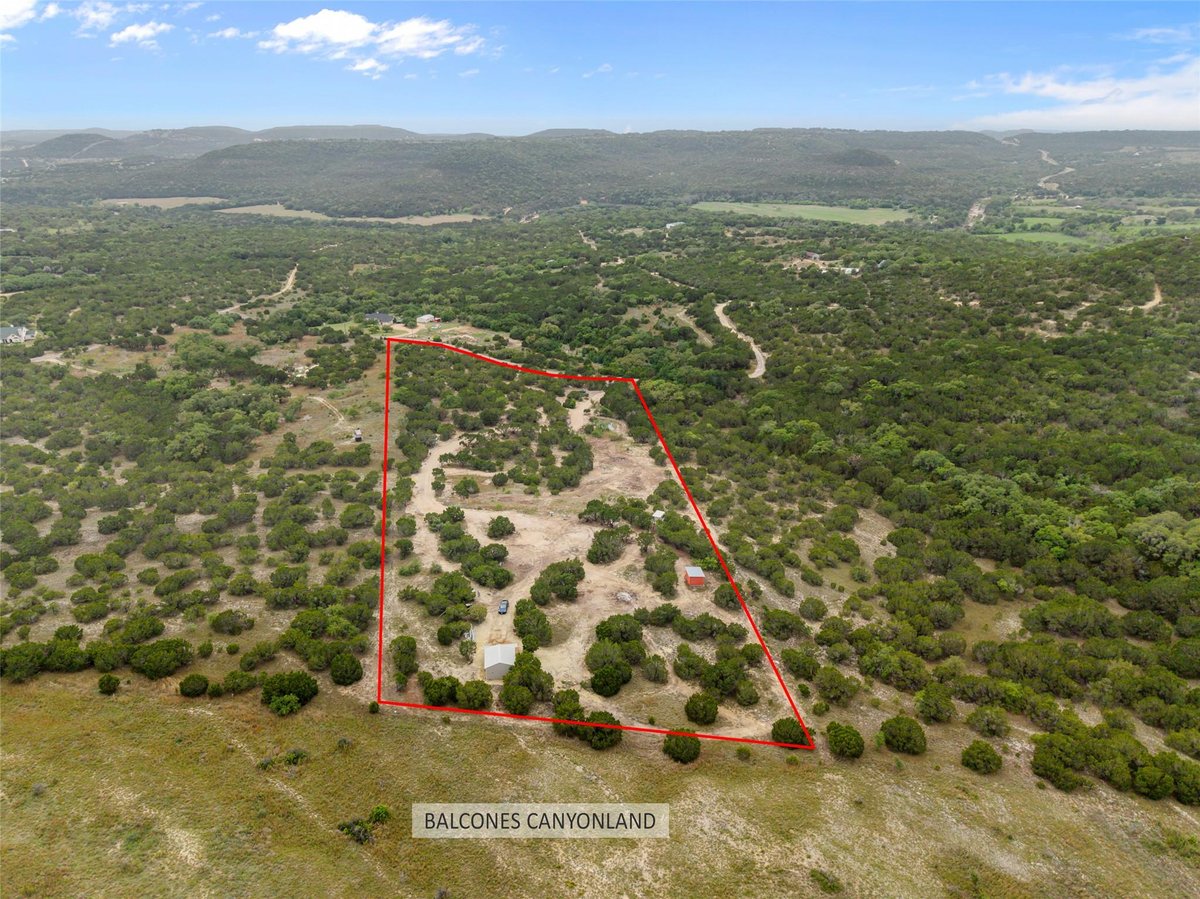 Living area at 182 Quail Creek Rd - Mountain Creek Ranch, Marble Falls, TX