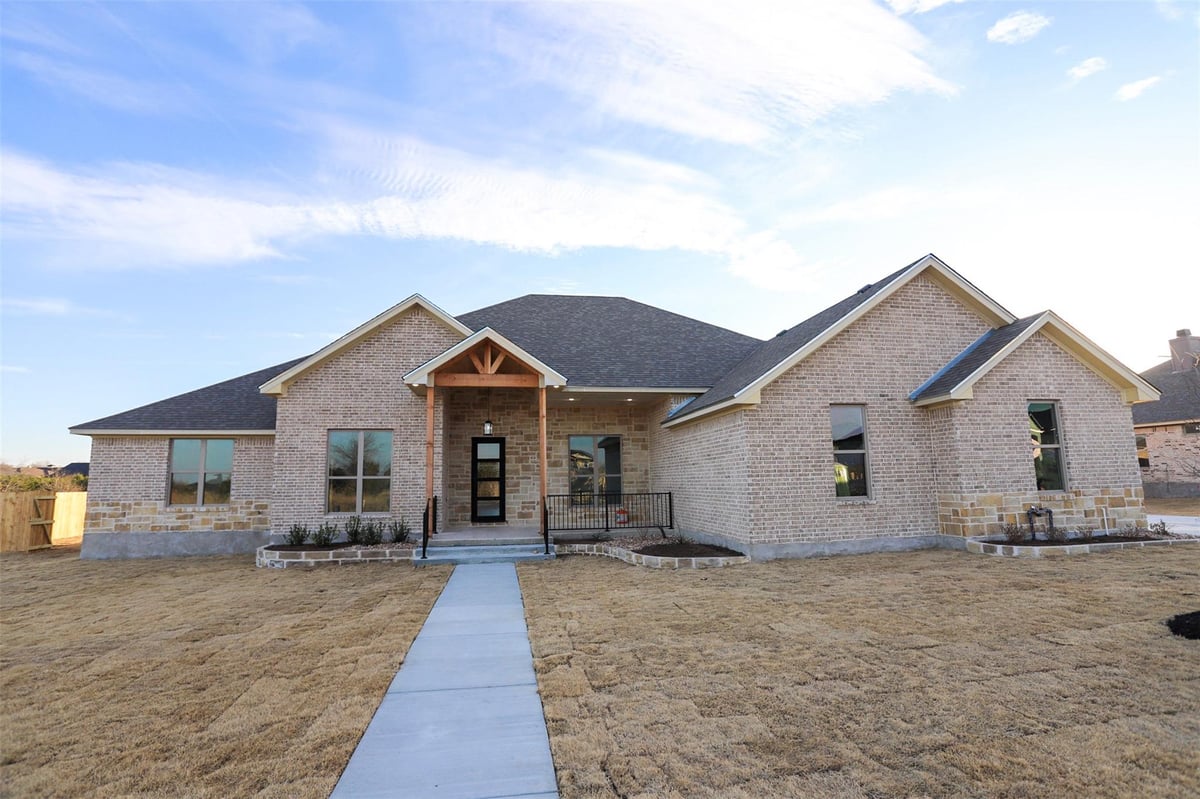 View 1820 Dorian Dr in Mill Creek Meadows Phase lll 1820 Dorian Dr - front exterior - Luxury home in Mill Creek Meadows Phase lll, Salado, TX