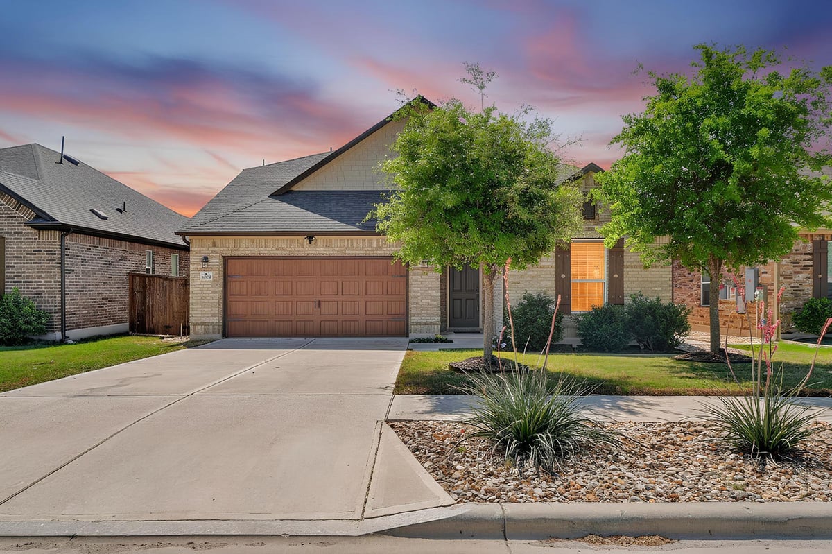 Living area at 1820 Stinnett Dr - 4 bed 3 bath home
