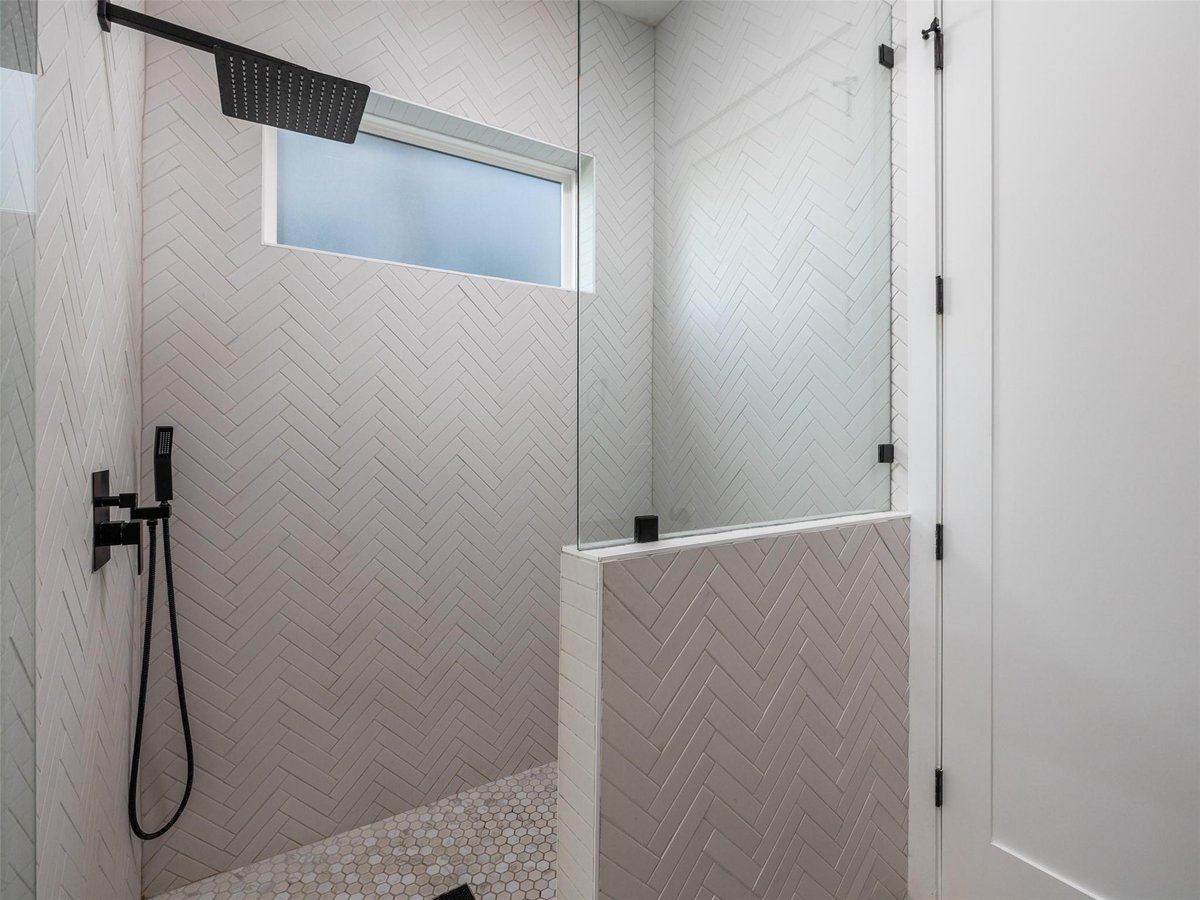 Bathroom at 18206 Fair Ln - 3 bed 3 bath home