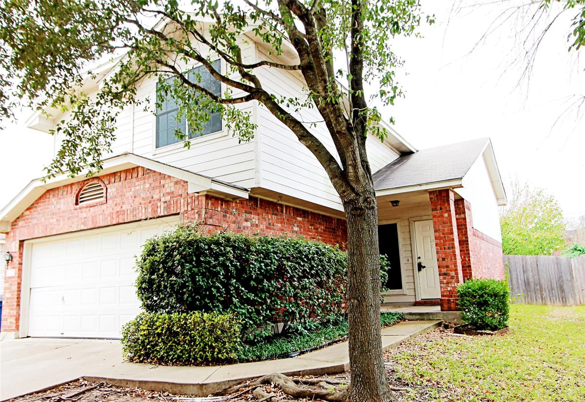 View 1821 Friars Tale LN in Canterbury Trails Sec 03 1821 Friars Tale LN - property photo 1 - Luxury home in Canterbury Trails Sec 03, Austin, TX