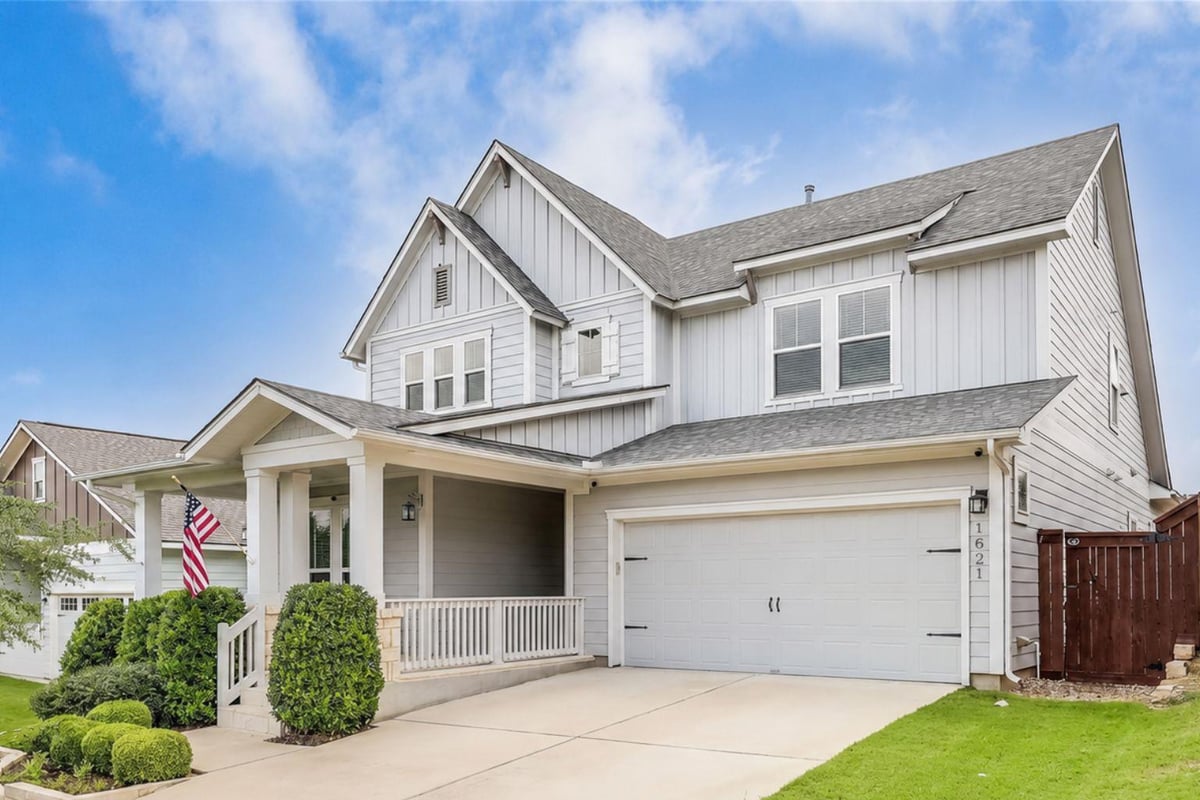 1821 Muhly Bush BND - front exterior - Luxury home in Bryson Ph 1 Sec 18, Leander, TX
