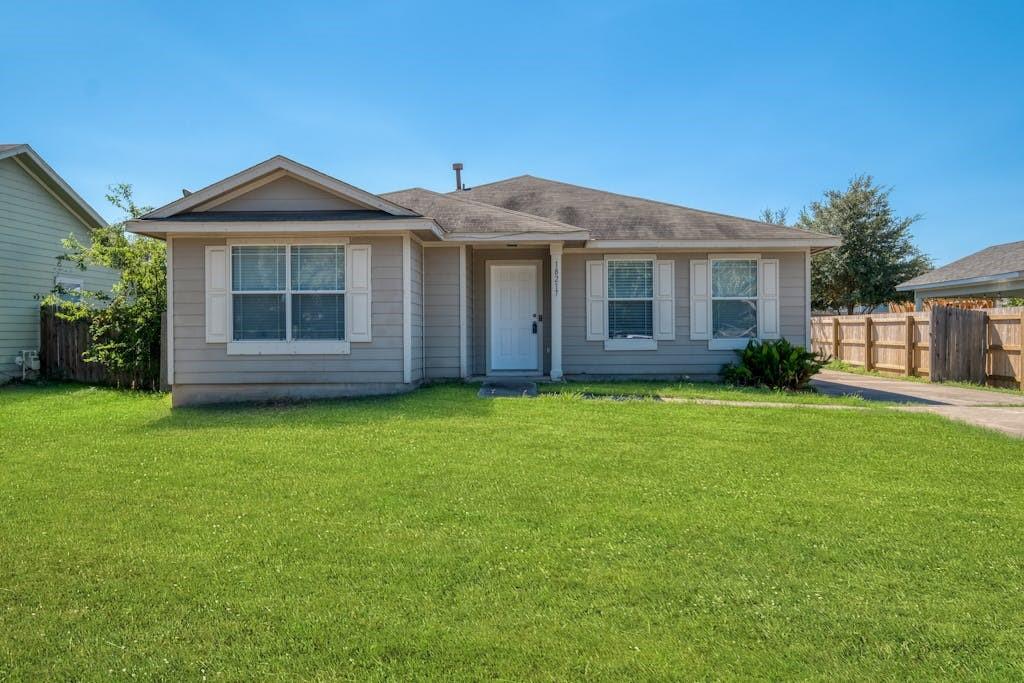 View 18217 Flathead DR in Briarcreek Sec 04 18217 Flathead DR - property photo 1 - Luxury home in Briarcreek Sec 04, Manor, TX