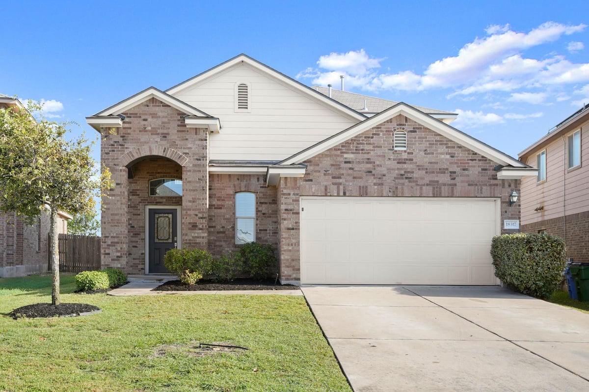 View 18317 Moreto LOOP in Pfairway Park 18317 Moreto LOOP - property photo 1 - Luxury home in Pfairway Park, Pflugerville, TX
