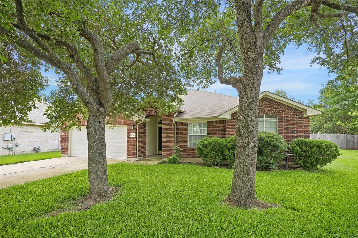 View 1836 White Indigo TRL in Chandler Crk Sec 07B 1836 White Indigo TRL - front exterior - Luxury home in Chandler Crk Sec 07B, Round Rock, TX