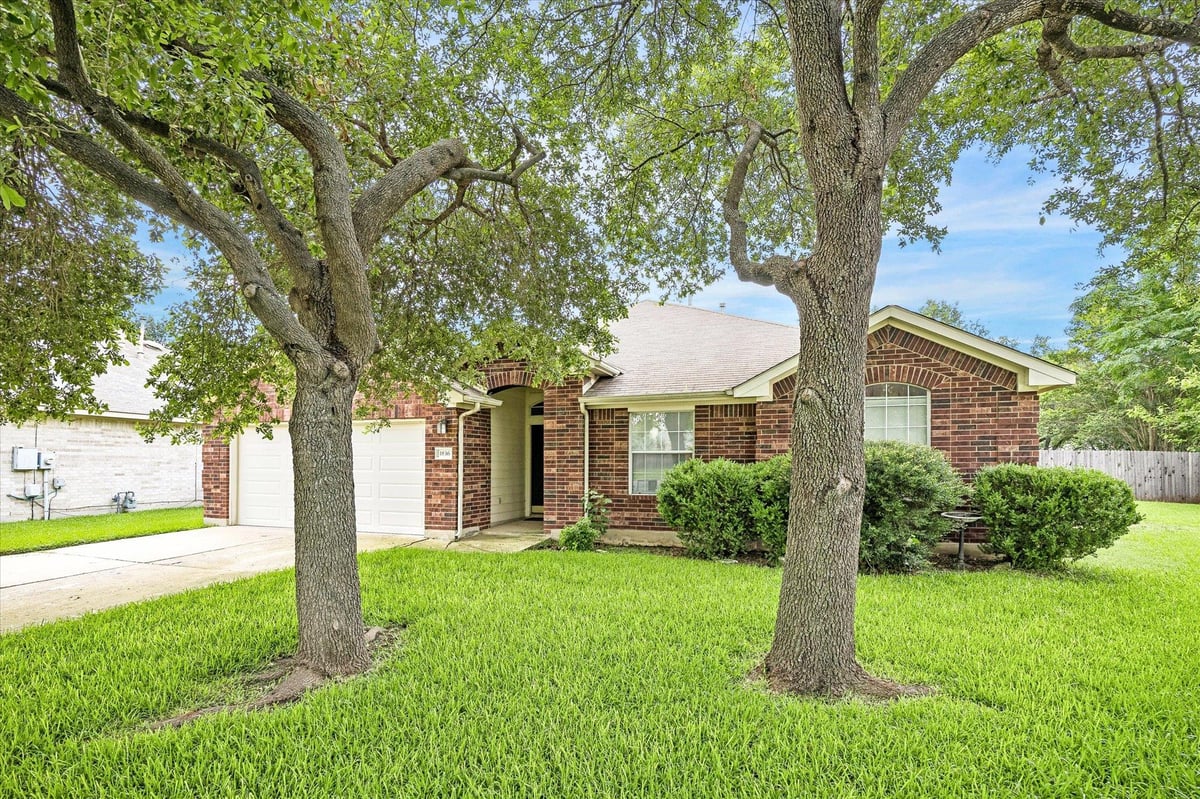 View 1836 White Indigo TRL in Chandler Crk Sec 07B 1836 White Indigo TRL - property photo 1 - Luxury home in Chandler Crk Sec 07B, Round Rock, TX