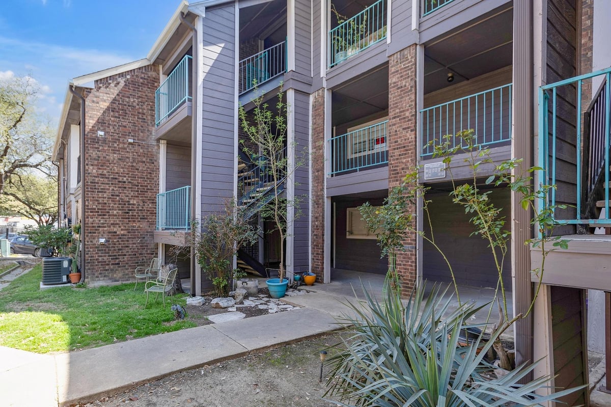 View 1840 BURTON DR Unit #167 in Austin 1840 BURTON DR Unit #167, photo 1, Austin, Austin, TX