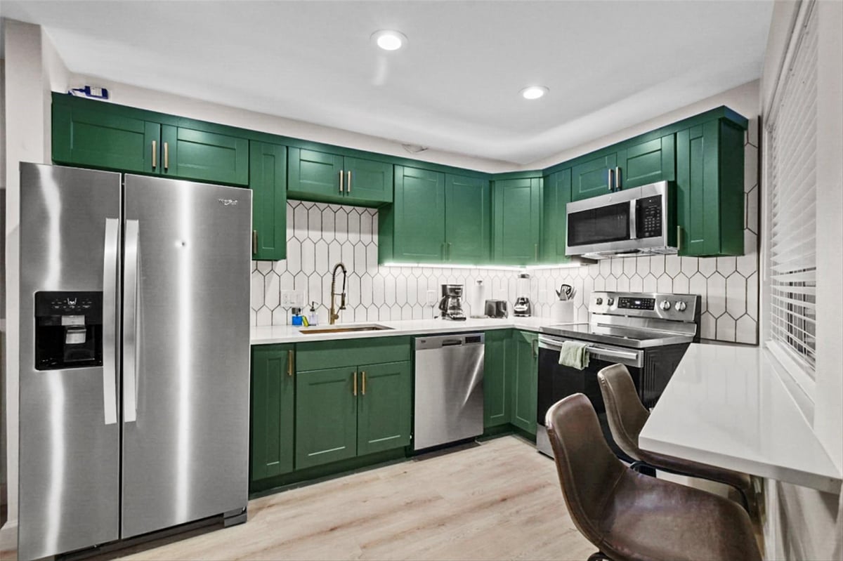Living area at 1840 Burton Dr Unit #192 - 1 bed 1 bath home