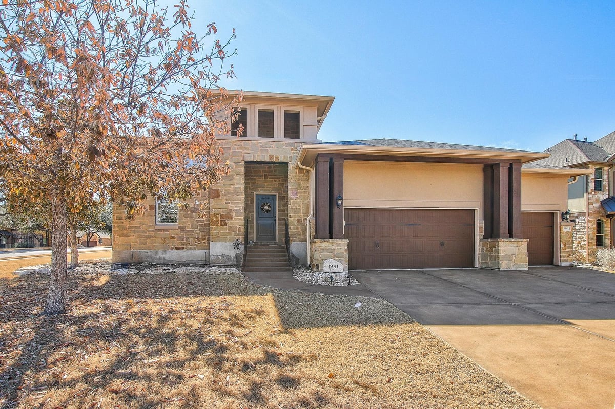 Living area at 1841 Harvest Dance Dr - 3 bed 2 bath home