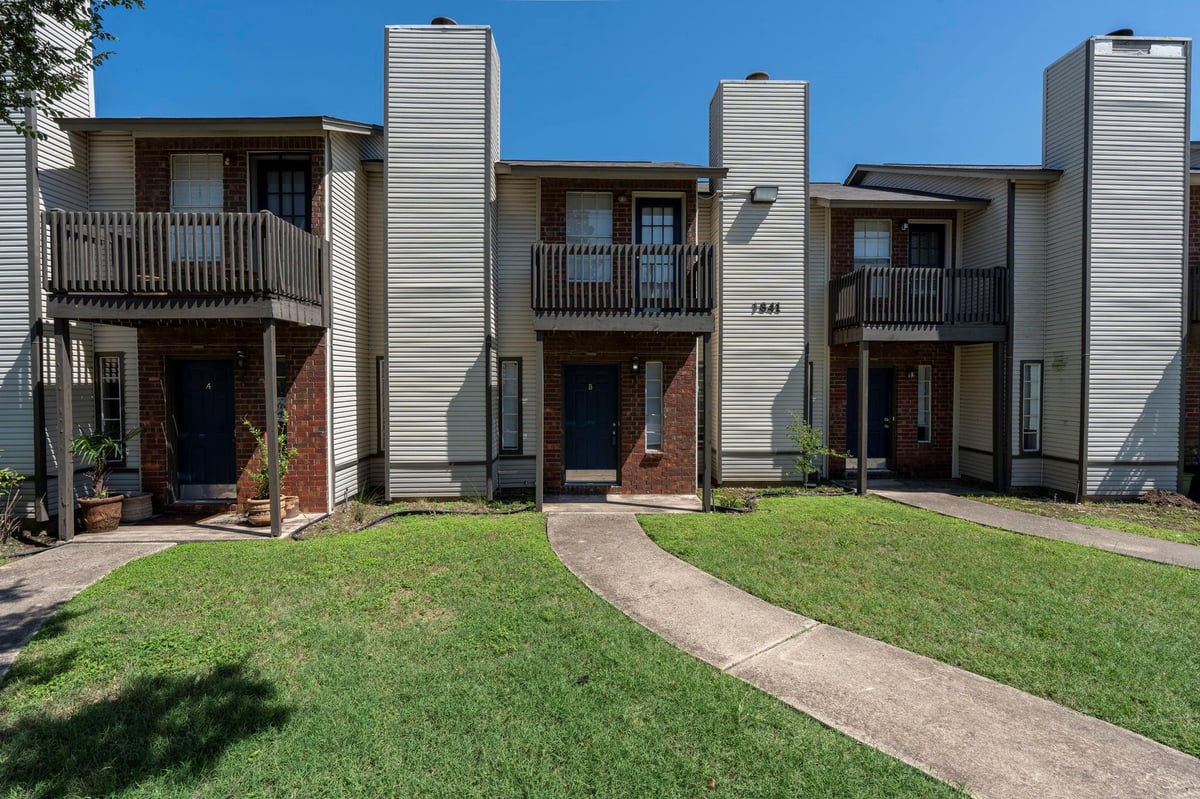 View 1841 River Crossing CIR Unit #B in River Crossing Condo 1841 River Crossing CIR Unit #B - front exterior - Luxury home in River Crossing Condo, Austin, TX