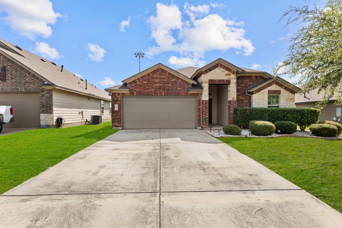 View 185 Silver Maple DR in Hometown Kyle Ph 4 Sec 3 185 Silver Maple DR - property photo 1 - Luxury home in Hometown Kyle Ph 4 Sec 3, Kyle, TX