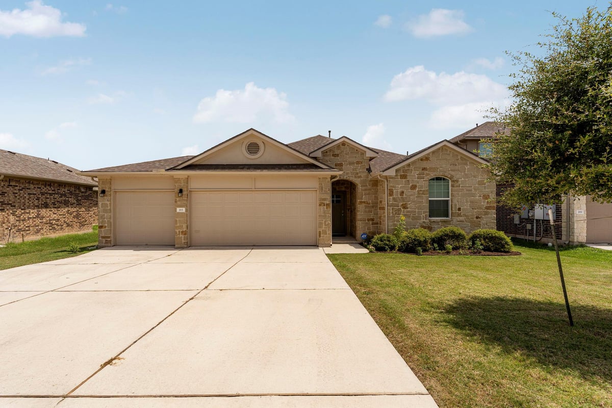 185 Struss DR - front exterior - Luxury home in Fairhaven, Georgetown, TX