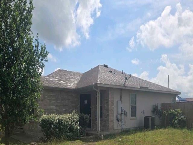 18501 Maxa DR - front exterior - Luxury home in Greenbury Ph 01-B, Manor, TX