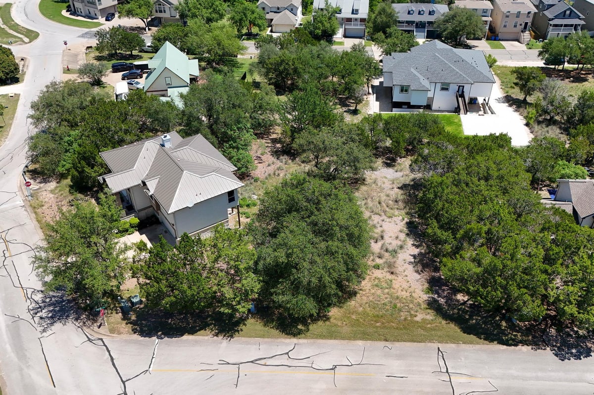 View 18510 Lakehead CIR in Point Venture Sec 01 18510 Lakehead CIR - property photo 1 - Luxury lot in Point Venture Sec 01, Lago Vista, TX
