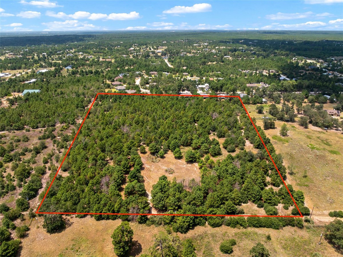 186 Hook Em Horns DR - property photo 1 - Luxury lot in Circle D East, Paige, TX