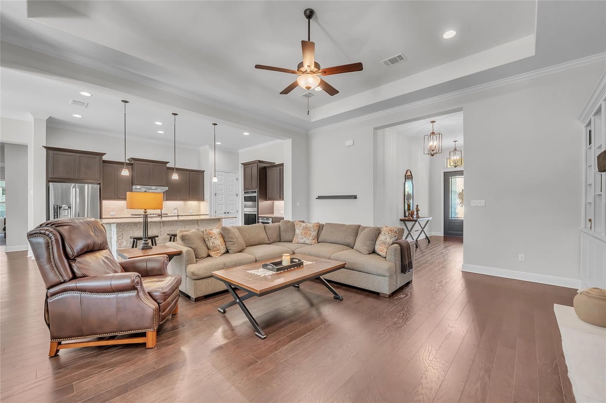 View 18609 Expedition Trl in The Hollows 18609 Expedition Trl - property photo 1 - Luxury home in The Hollows, Lago Vista, TX