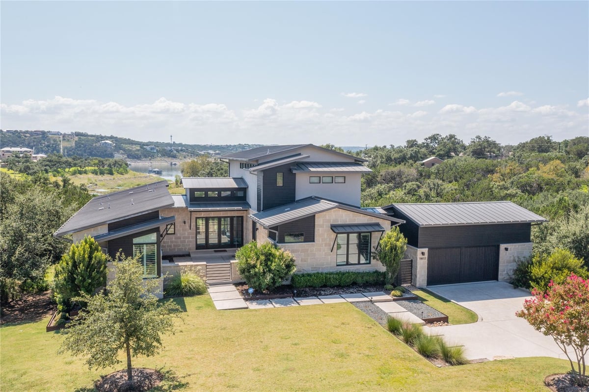 18612  Flying J Blvd - front exterior - Luxury home in Reserve At Lake Travis, Spicewood, TX