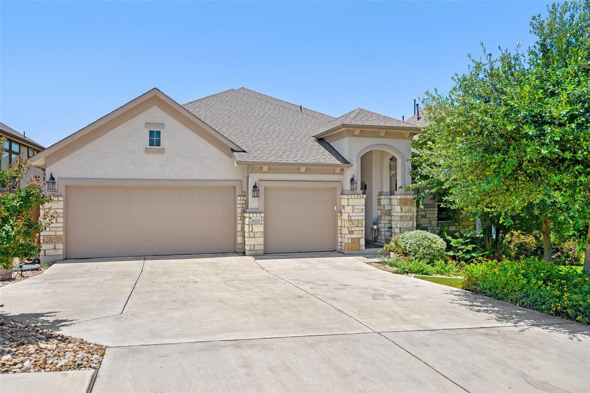 View 18705 Laramie Well CV in Sweetwater Ranch Ph 1 Sec 1 Vl 18705 Laramie Well CV - front exterior - Luxury home in Sweetwater Ranch Ph 1 Sec 1 Vl, Austin, TX