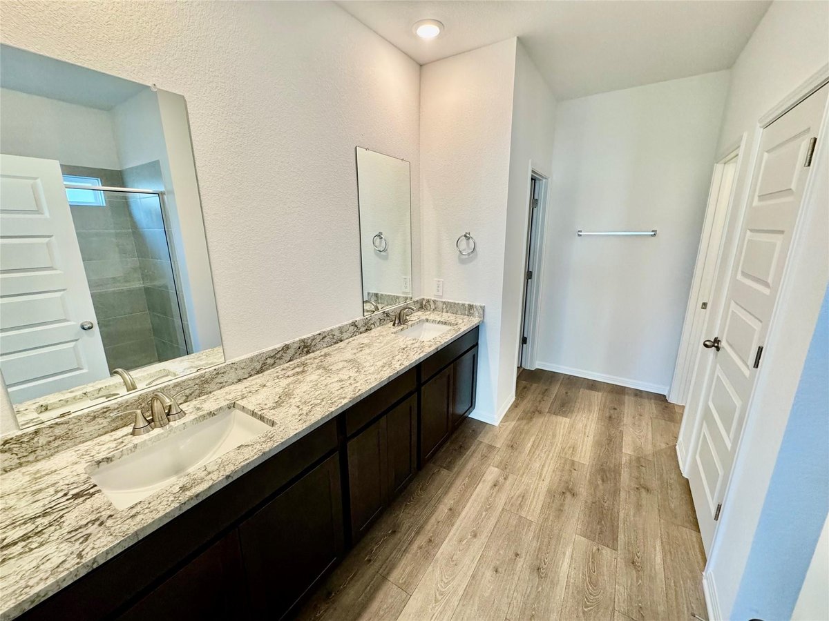 Primary bedroom at 188 Coopers Hawk Cres - 5 bed 3 bath home
