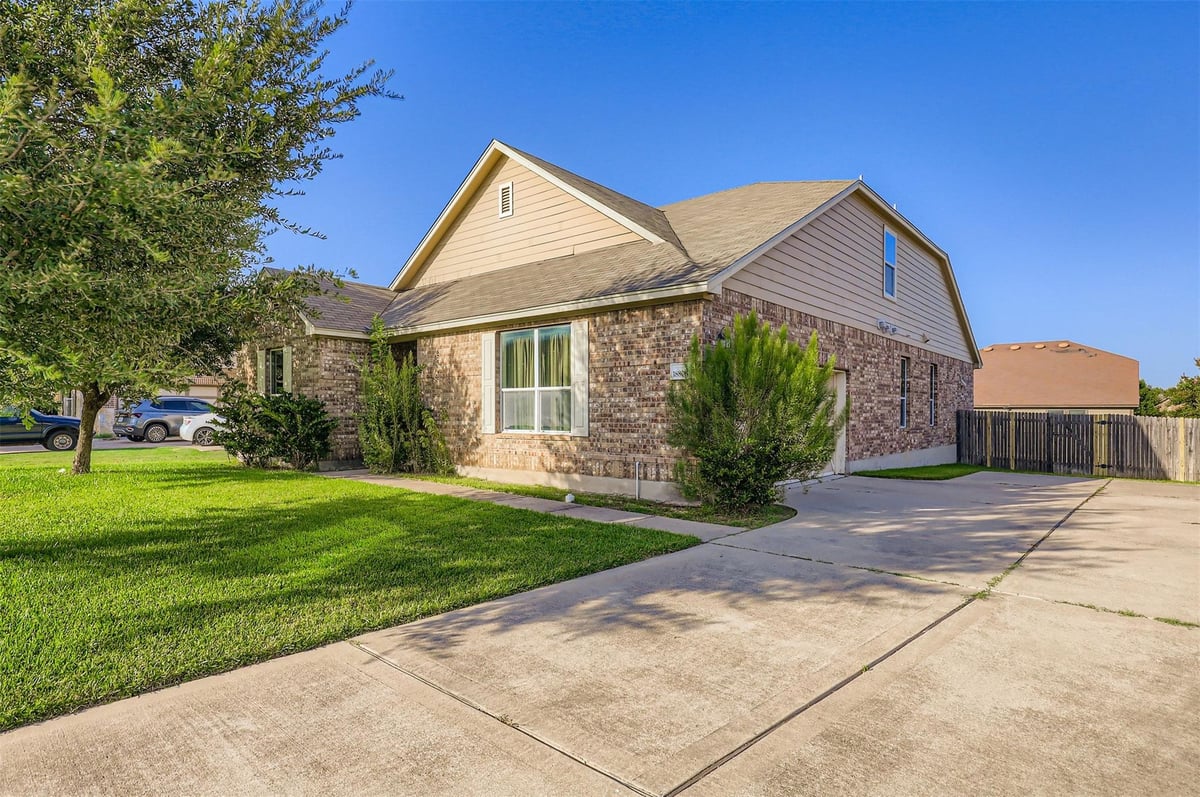 Kitchen at 18808 Star Gazer Way - 3 bed 2 bath home