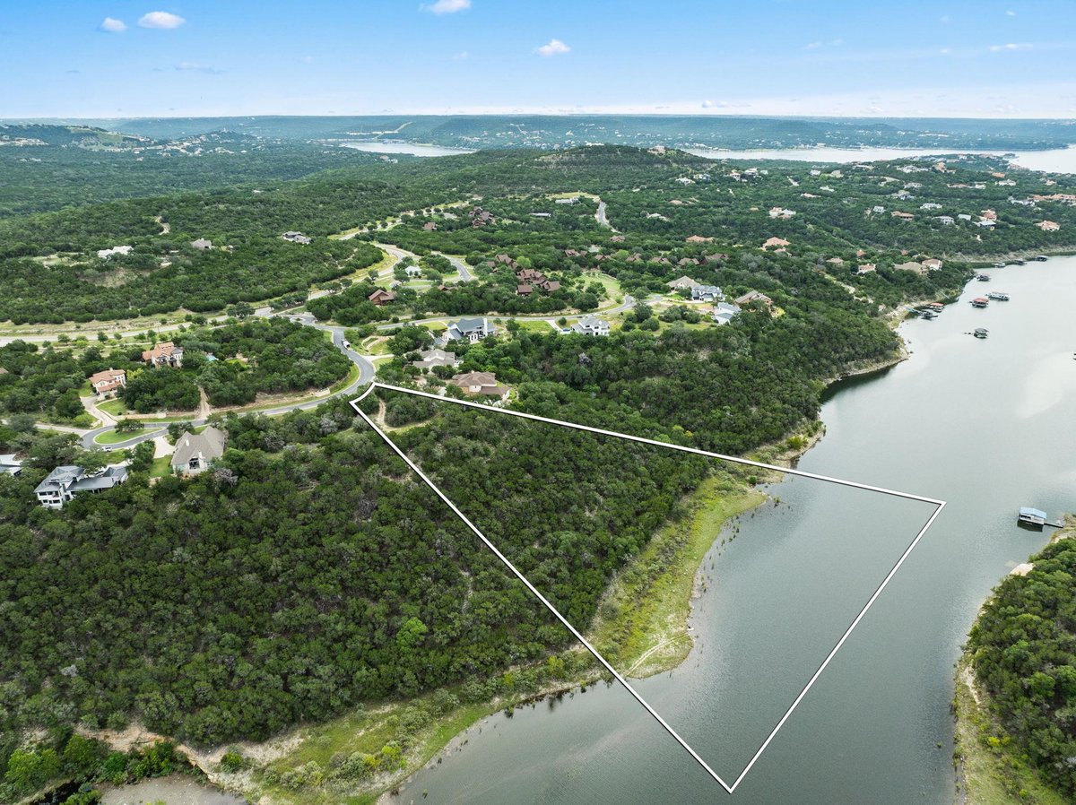 Virtual tour of 18821 Hidden Ridge Pl