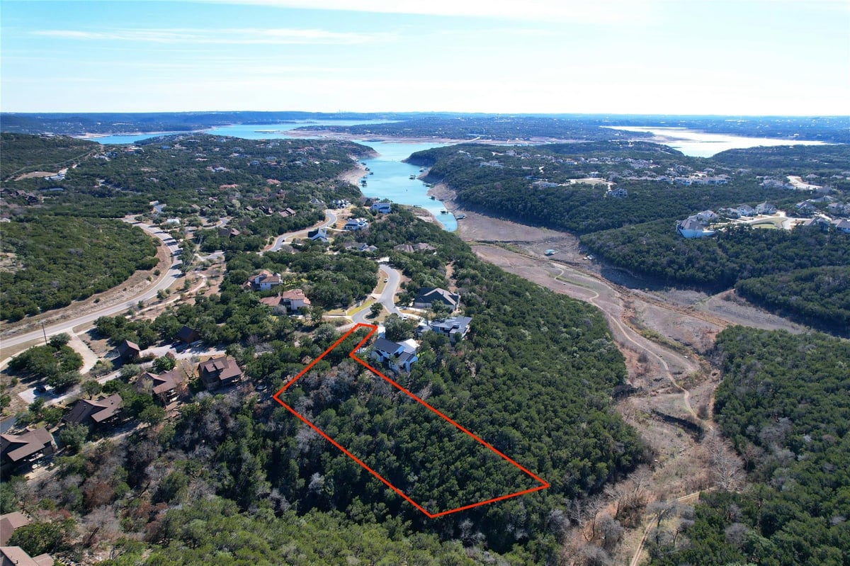 Virtual tour of 18849 Hidden Ridge Pl