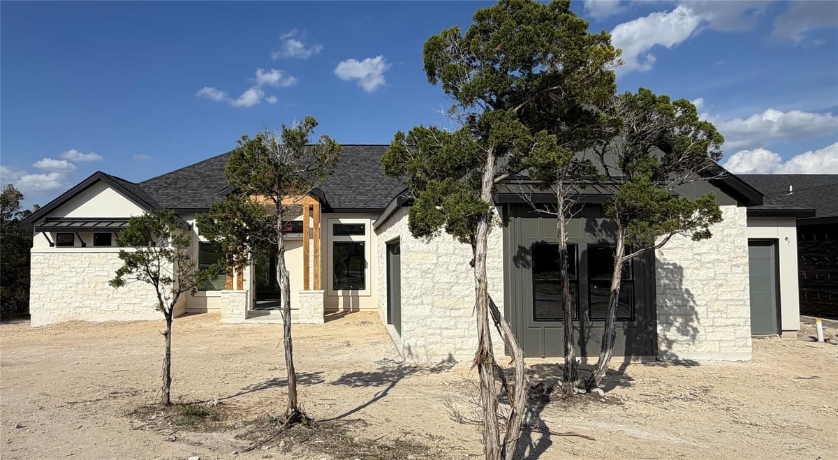 View 18920 Ascending Trl in The Hollows 18920 Ascending Trl - front exterior - Luxury home in The Hollows, Jonestown, TX