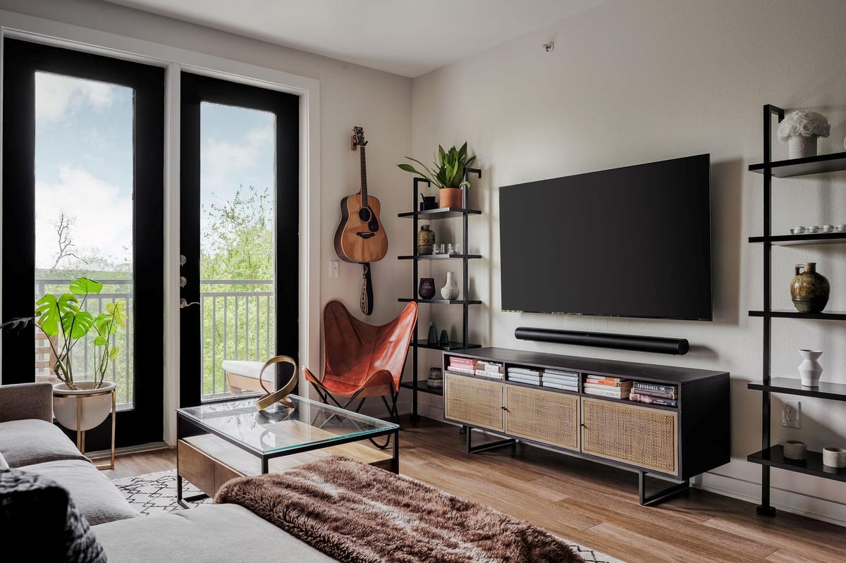 Living area at 1900 Barton Springs Rd Unit #3028 - 1 bed 1 bath home