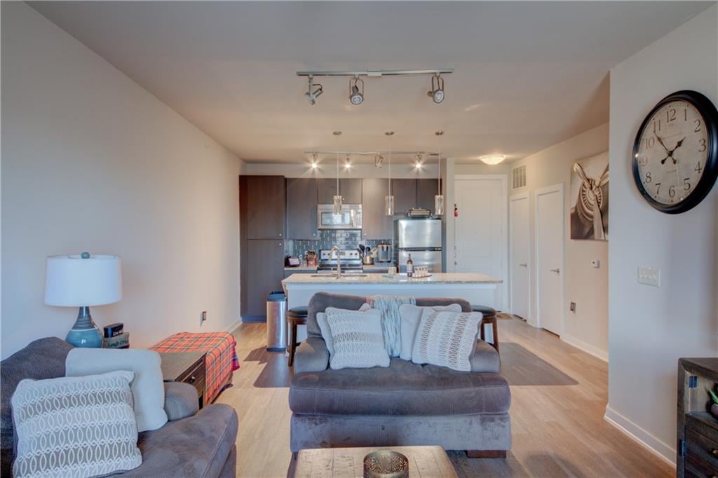 View 1900 Barton Springs RD Unit #3030 in Zilkr on the Park 1900 Barton Springs RD Unit #3030 - property photo 1 - Luxury home in Zilkr on the Park, Austin, TX