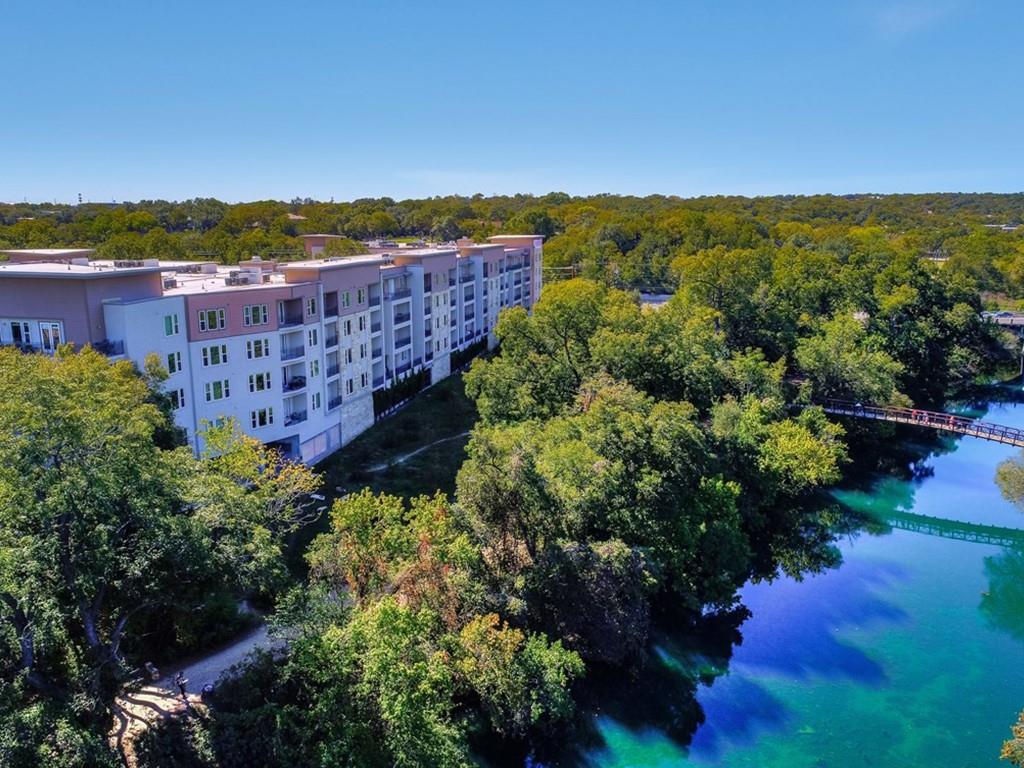 Living area at 1900 Barton Springs Rd Unit #3040 - 1 bed 1 bath home