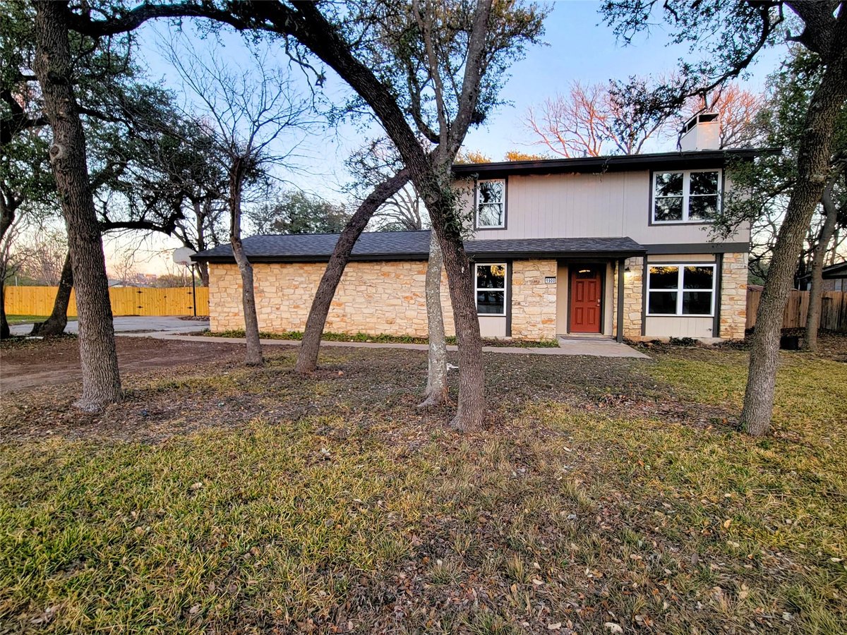 View 1900 Limerick Ln in County Glen Sec 01 1900 Limerick Ln - front exterior - Luxury home in County Glen Sec 01, Leander, TX