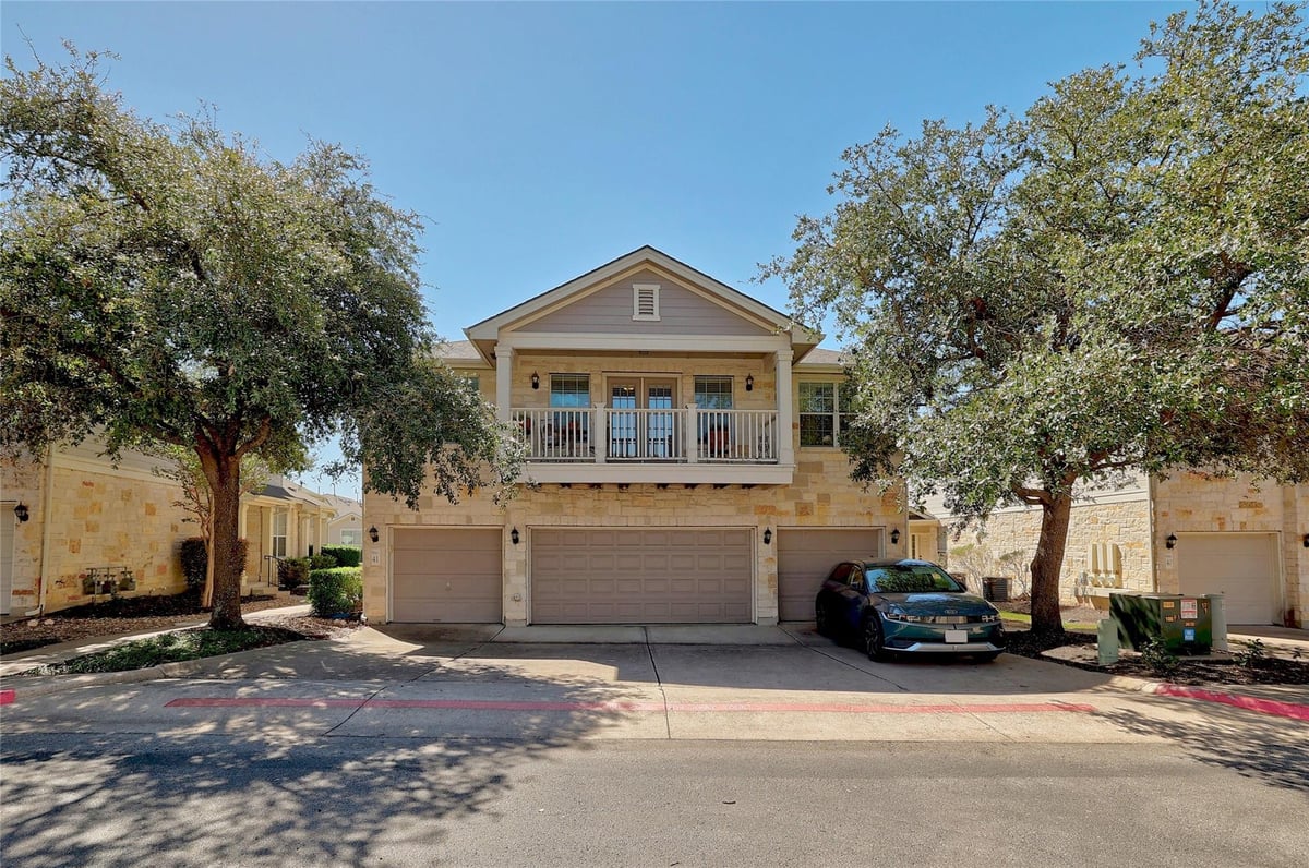 View 1900 Scofield Ridge Pkwy Unit #4101 in Scofield Ridge Condo Amd 1900 Scofield Ridge Pkwy Unit #4101 - front exterior - Luxury home in Scofield Ridge Condo Amd, Austin, TX