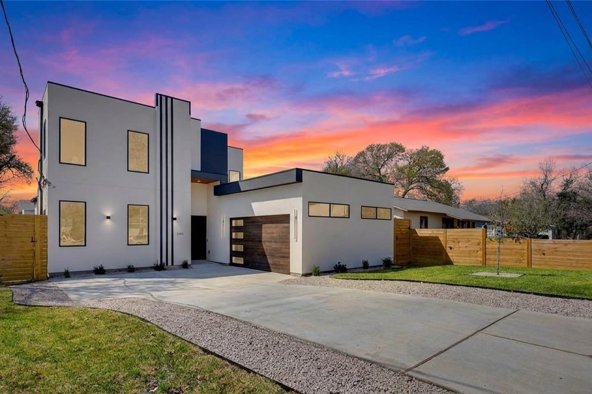 View 1901 W Saint Johns Ave in Crestview Add Sec 01 1901 W Saint Johns Ave - front exterior - Luxury home in Crestview Add Sec 01, Austin, TX