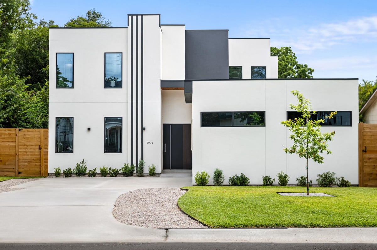 View 1901 W Saint Johns Ave in Crestview Add Sec 01 1901 W Saint Johns Ave - front exterior - Luxury home in Crestview Add Sec 01, Austin, TX