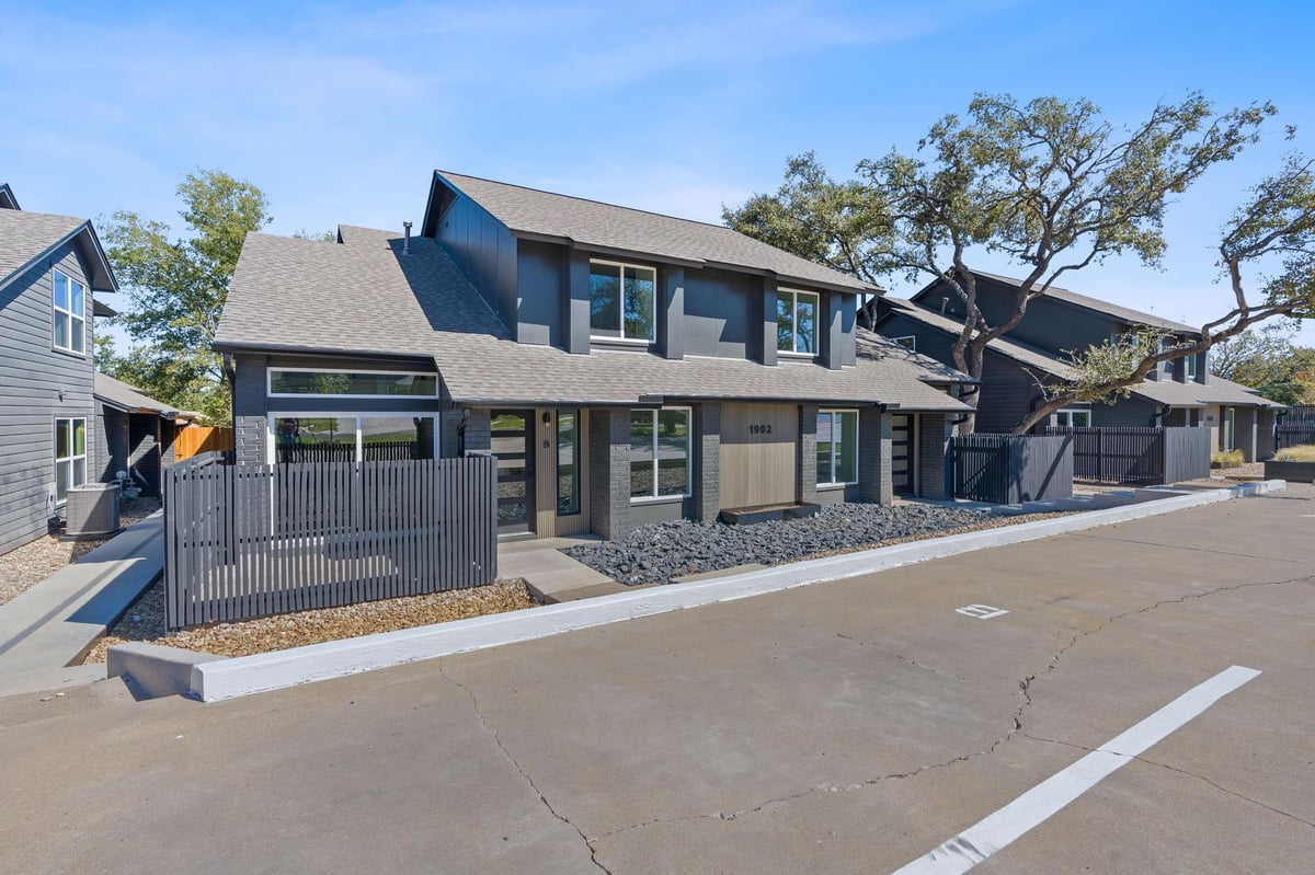 View 1902 Albury Cv Unit #D in Village At Walnut Creek Ph 1 1902 Albury Cv Unit #D - front exterior - Luxury home in Village At Walnut Creek Ph 1, Austin, TX