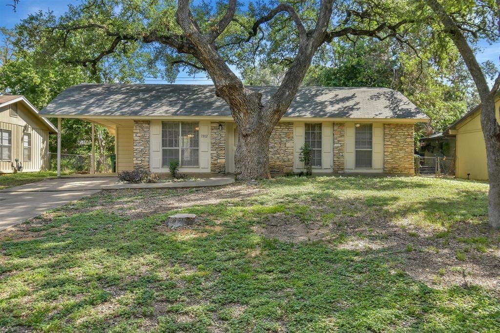 View 1902 Fair Oaks DR in Deer Park Sec 01 1902 Fair Oaks DR - property photo 1 - Luxury home in Deer Park Sec 01, Austin, TX