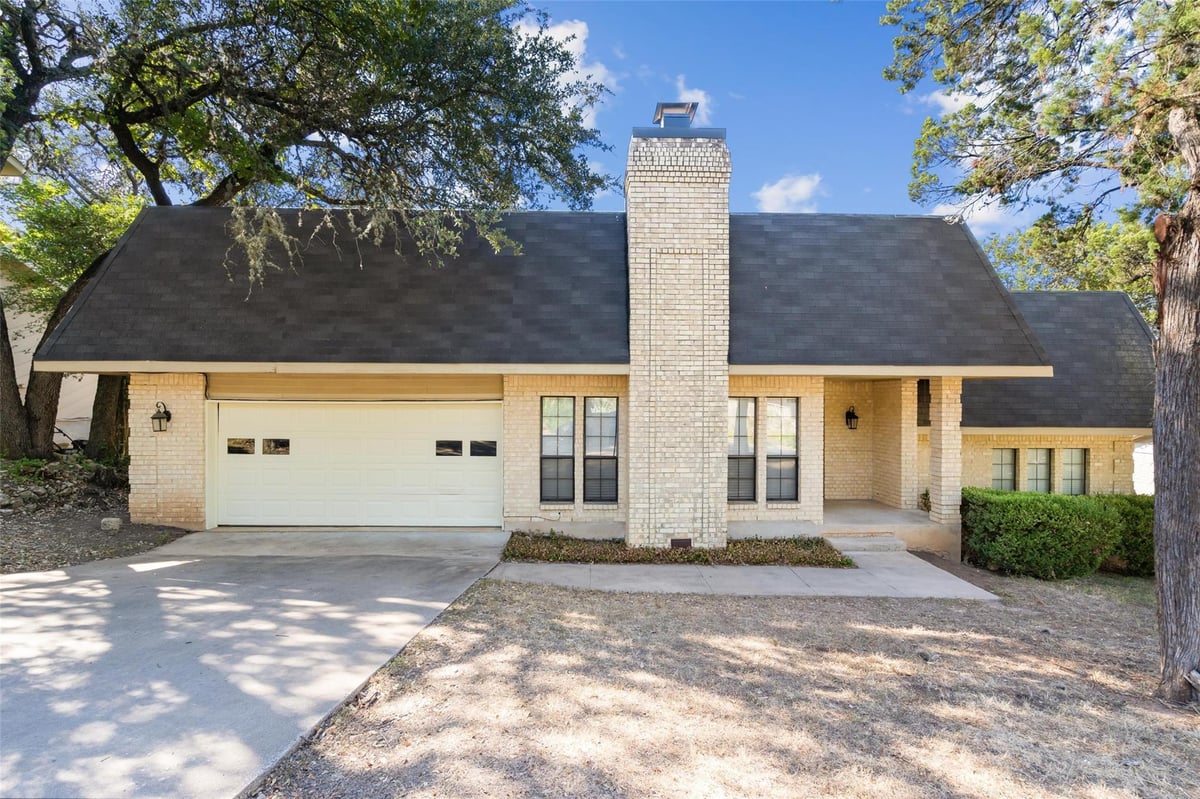 View 1902 Mistywood DR in COUNTRYSIDE SEC 1 1902 Mistywood DR - property photo 1 - Luxury home in COUNTRYSIDE SEC 1, Austin, TX