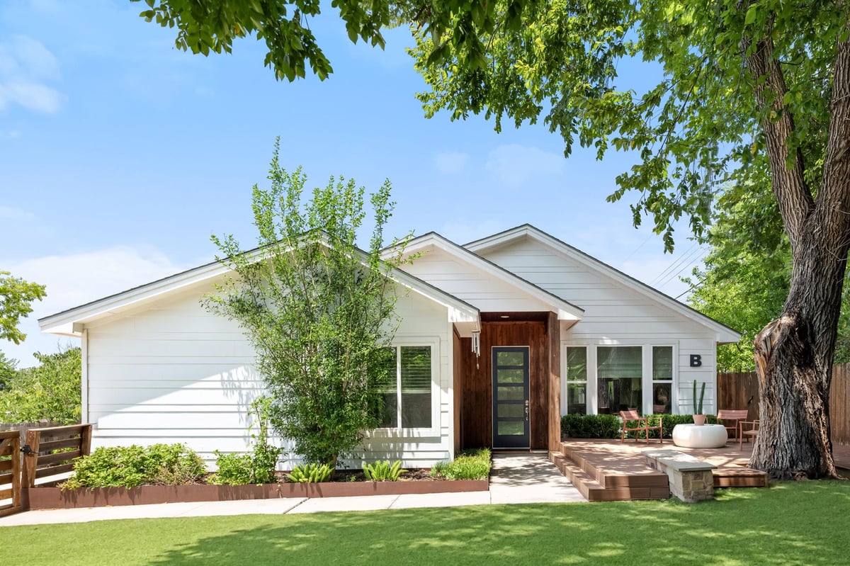 View 1902 Webberville RD Unit #B in Webberville 1902 Webberville RD Unit #B - property photo 1 - Luxury home in Webberville, Austin, TX