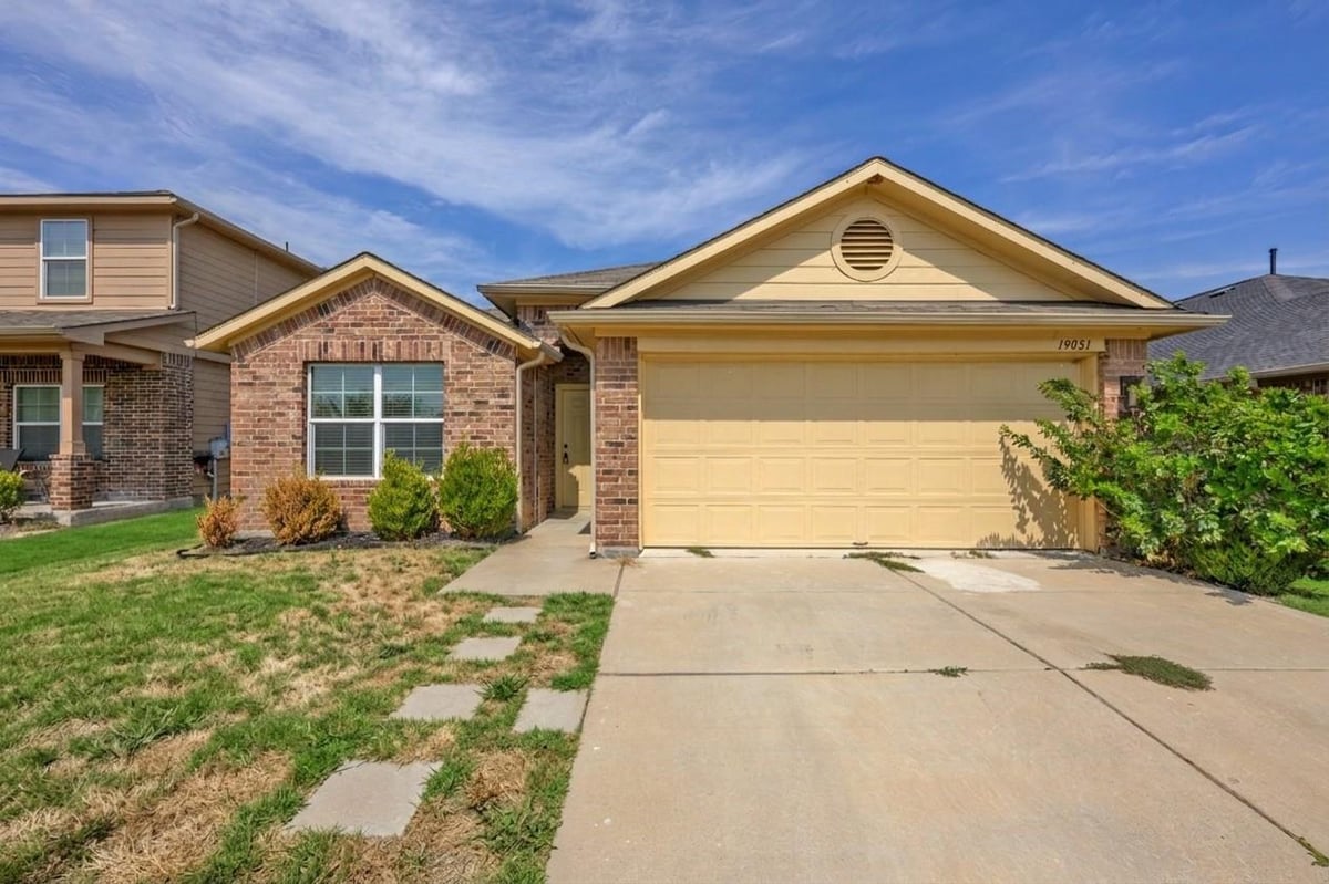 19021 Great Falls DR - property photo 1 - Luxury home in Briarcreek Sub, Manor, TX