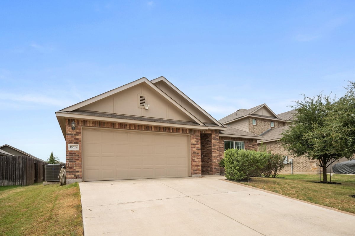 19024 Scoria DR - property photo 1 - Luxury home in VERONA, Pflugerville, TX