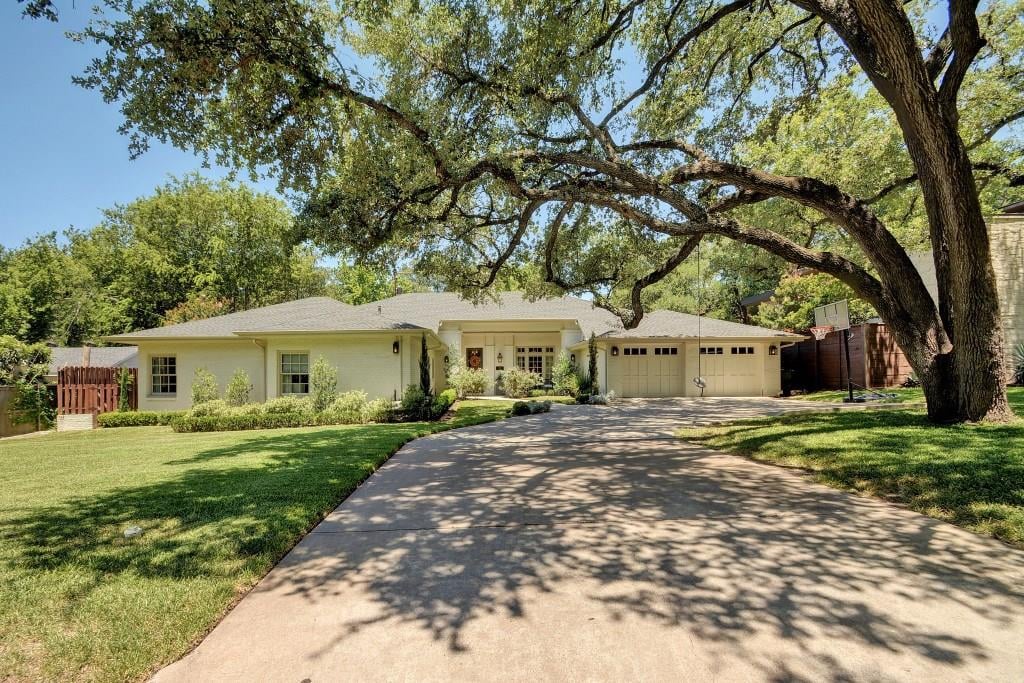 View 1904 Meadowbrook Dr in Tarrytown 1904 Meadowbrook Dr - property photo 1 - Luxury home in Tarrytown, Austin, TX
