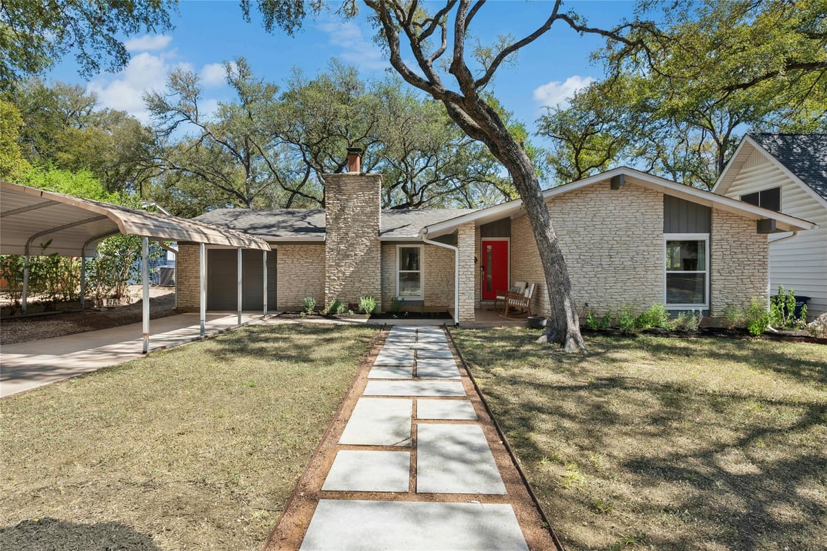View 1904 Parkside LN in Cherry Creek 1904 Parkside LN - property photo 1 - Luxury home in Cherry Creek, Austin, TX
