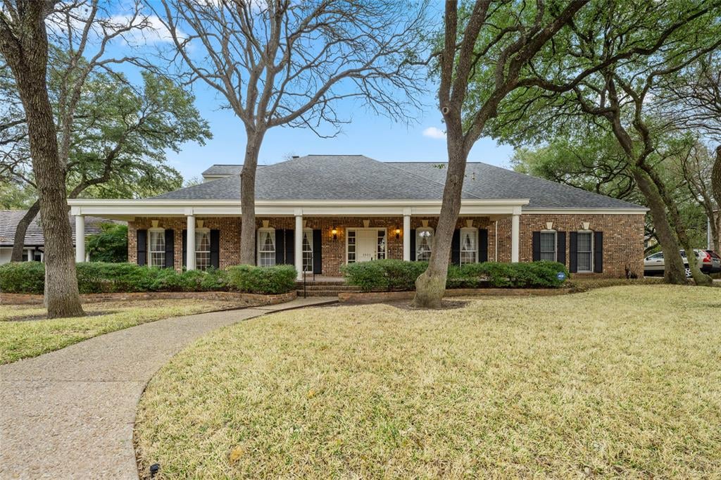 View 1905 Winter Park Rd in Beecave Woods Sec 04 1905 Winter Park Rd - front exterior - Luxury home in Beecave Woods Sec 04, Austin, TX