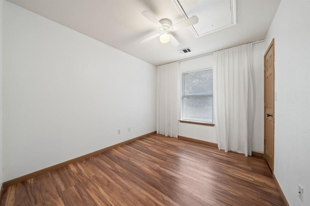 Bathroom at 1906 B Garden St Unit #B - 2 bed 1 bath home